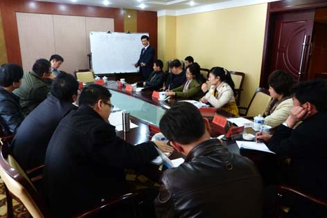 灵雨老师应邀在南京师范大学讲授国学与企业管理